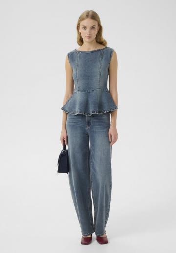 Джинсовая жилетка
