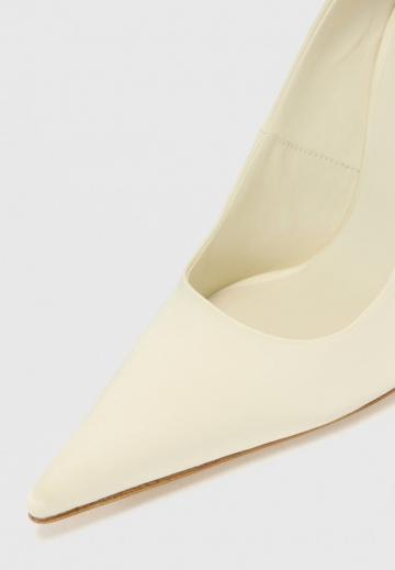 Туфли на высоком каблуке