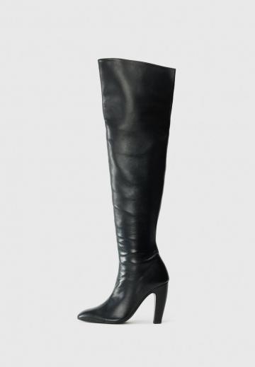 Высокие сапоги