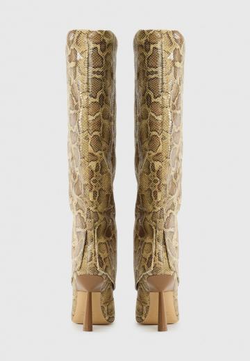 Высокие сапоги