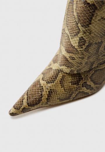 Высокие сапоги