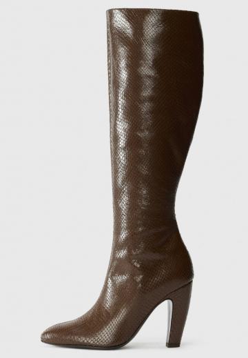 Высокие сапоги