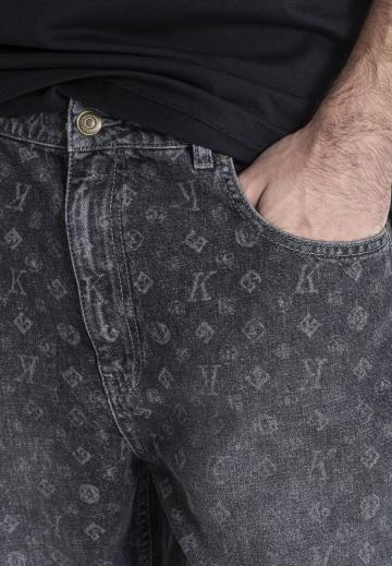 Прямые джинсы