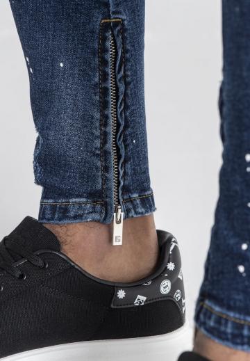 Узкие джинсы