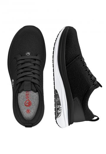 Походные кроссовки