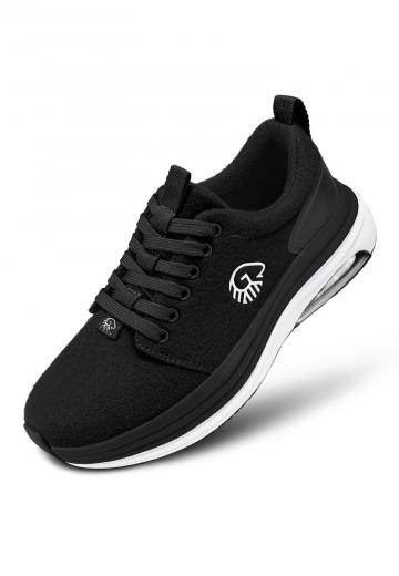 Походные кроссовки