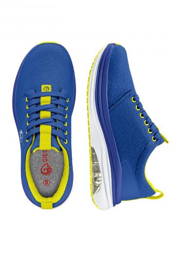 Походные кроссовки