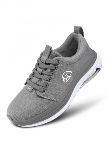 Походные кроссовки