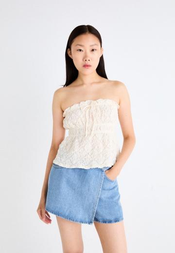 Топ без бретелек