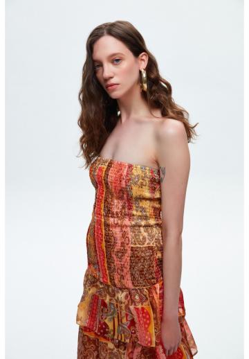 Платье без бретелек