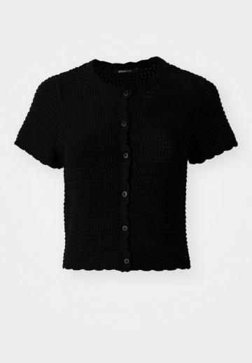 Вязаная кофта