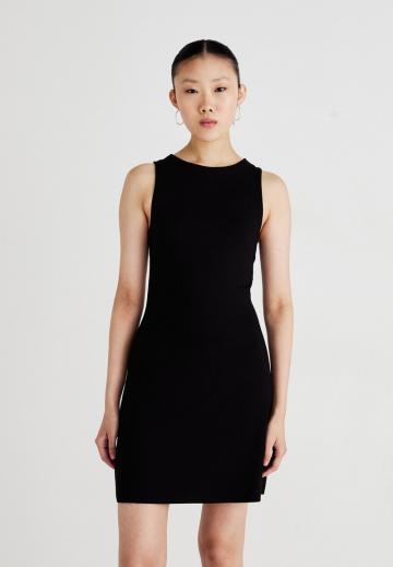 Короткое платье