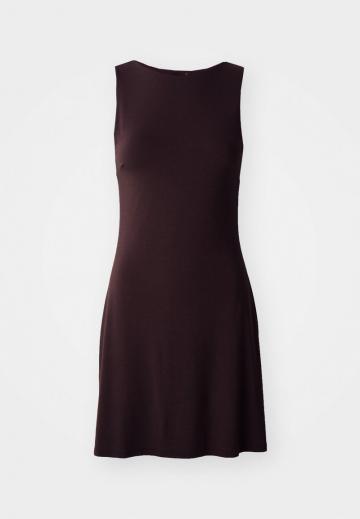 Короткое платье