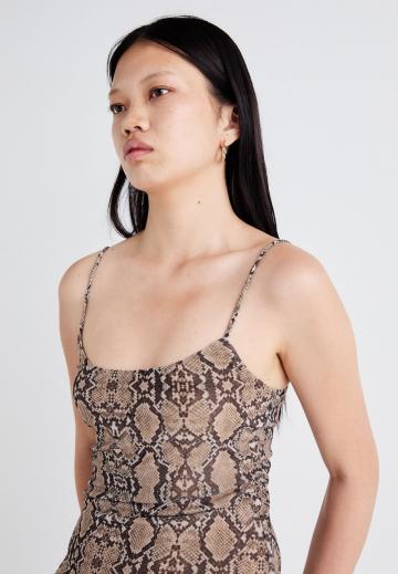 Платье футляр