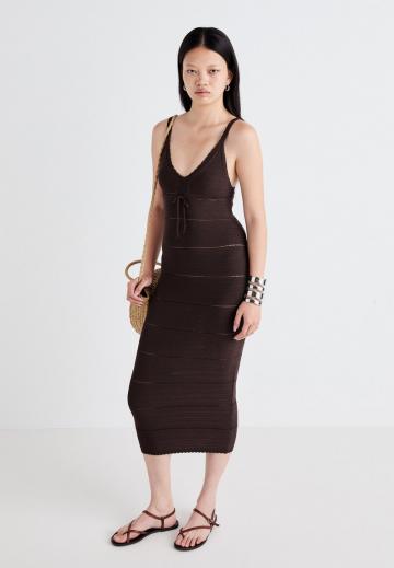 Вязаное платье