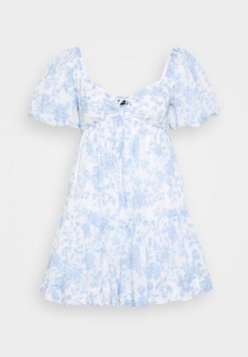 Короткое платье