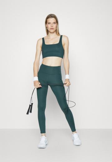 Спортивный бюстгальтер