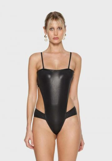 Слитный купальник