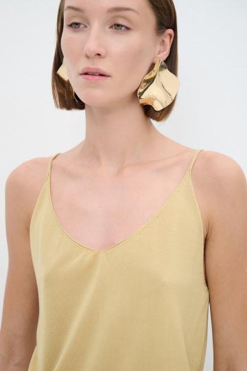 Топ на бретельках