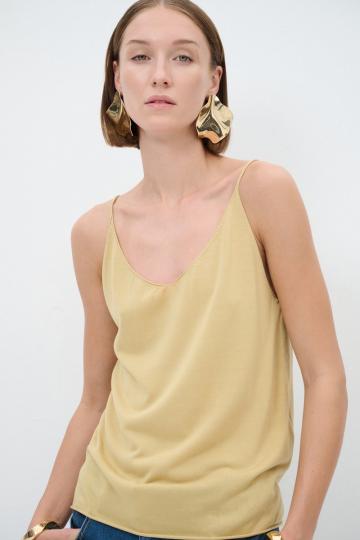 Топ на бретельках