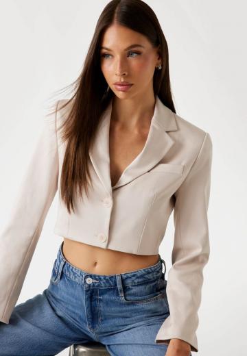 Короткий блейзер