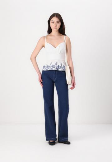 Топ на бретельках