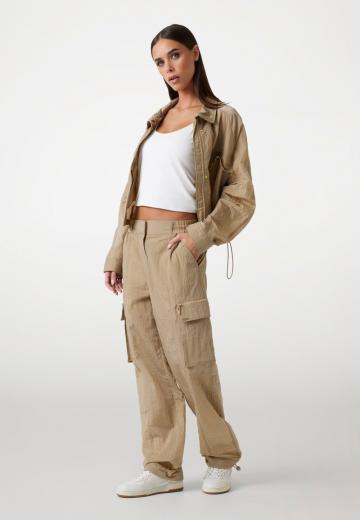 Брюки с накладными карманами