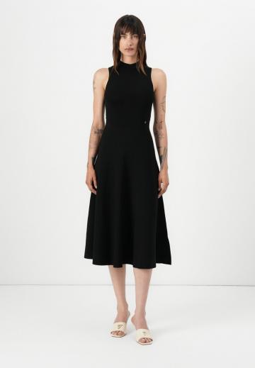 Вязаное платье