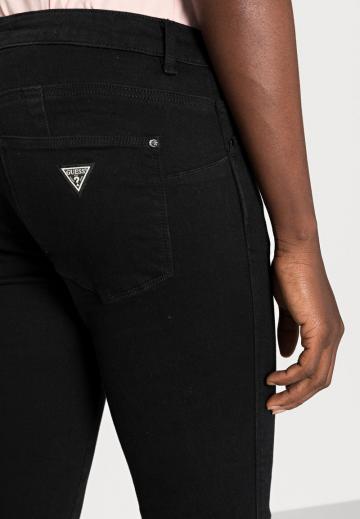 Узкие джинсы