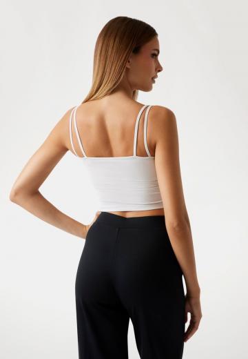 Топ на бретельках