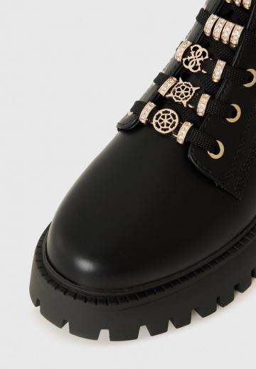 Ботинки на шнуровке