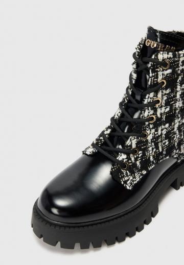 Ботинки на шнуровке