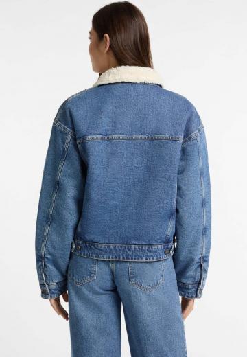 Джинсовая куртка