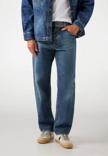 Прямые джинсы
