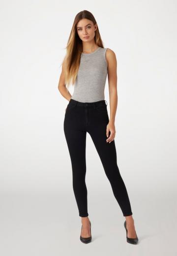 Узкие джинсы