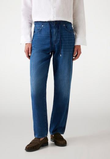 Прямые джинсы