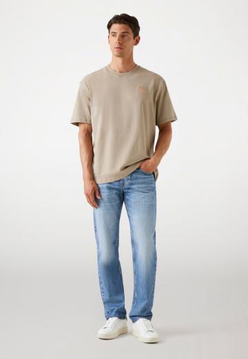 Прямые джинсы