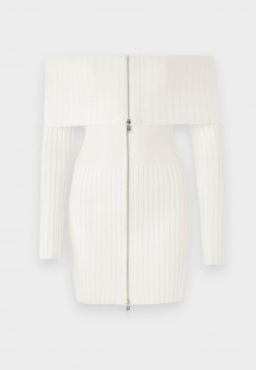 Вязаное платье