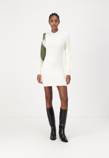 Платье футляр