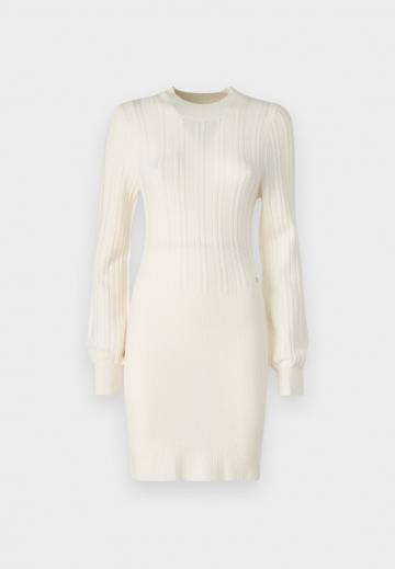 Платье футляр