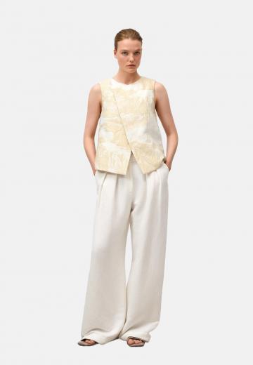 Блузка без рукавов