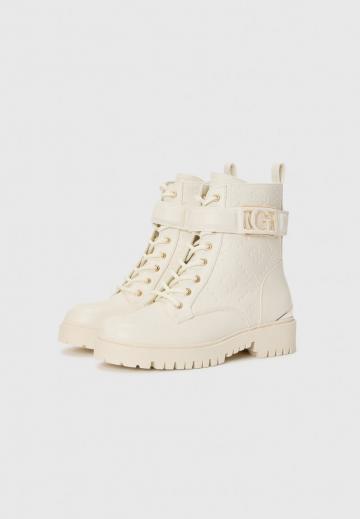 Ботинки на шнуровке