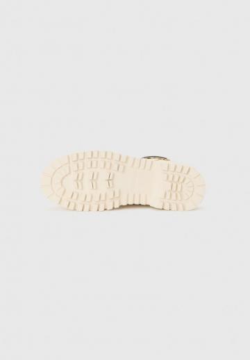 Ботинки на шнуровке