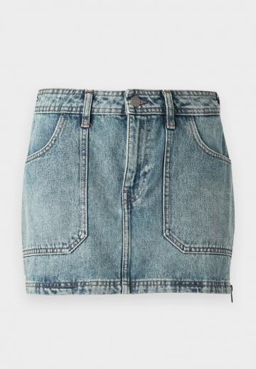 Юбка с накладными карманами