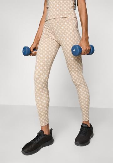 Спортивные штаны