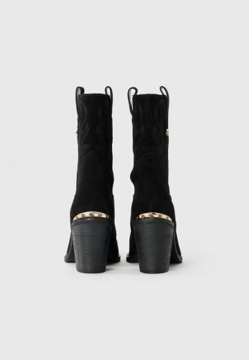 Полусапожки на высоком каблуке