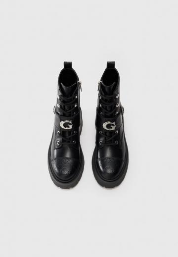 Ботинки на шнуровке