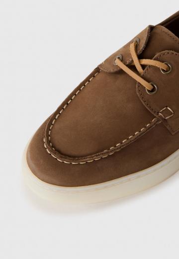 Ботинки на шнуровке