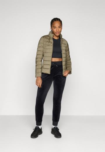 Спортивная куртка