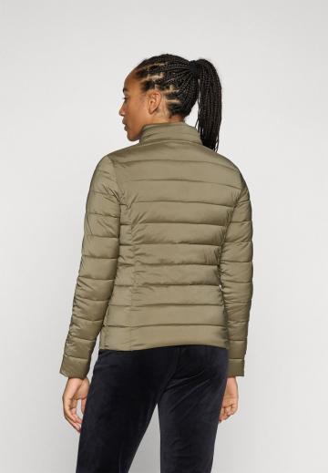 Спортивная куртка